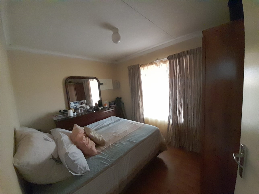 2 Bedroom Property for Sale in Tlhabane West North West